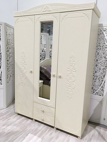 Шкаф трёхдверный с зеркалом Ассоль плюс АС-27 ваниль